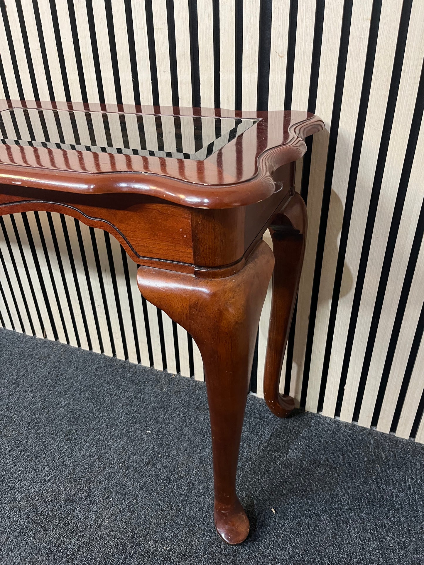 Dark wood glass top console table (H 67 x W 120 x D 40 cm) 43817