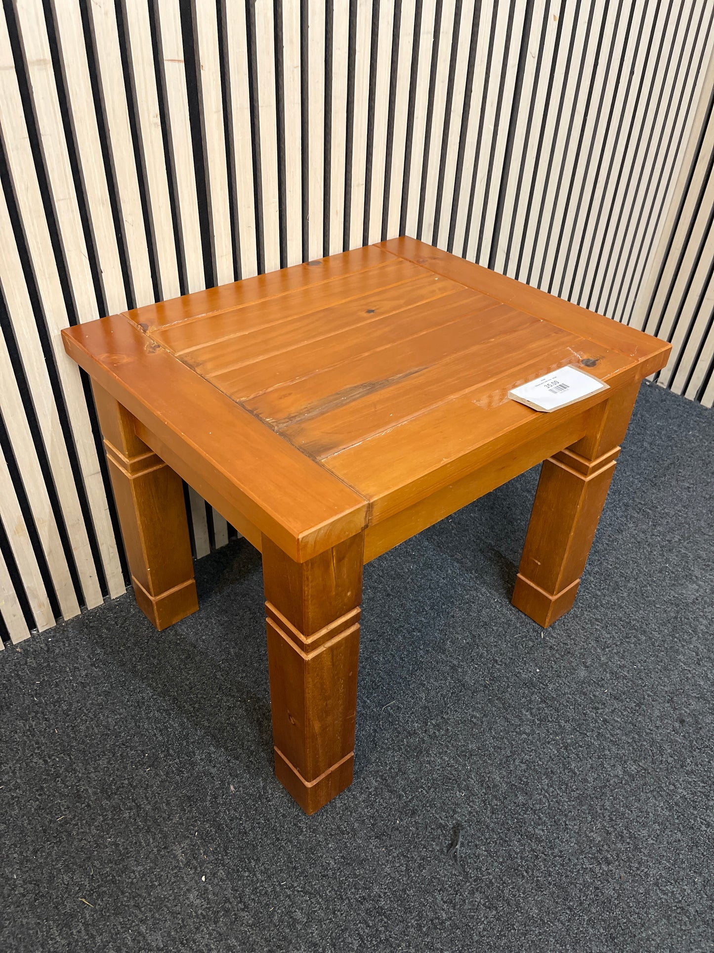 Square pine side table   44248