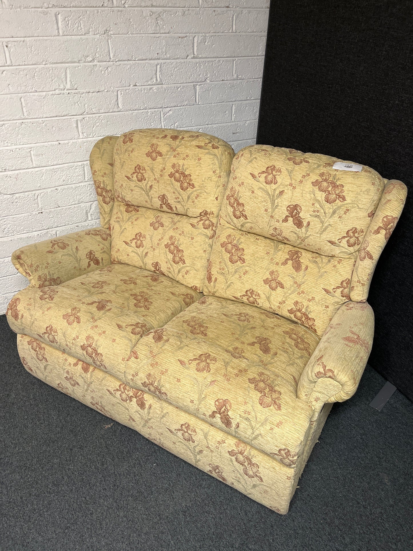2 seater cream floral fabric recliner sofa suite  2225