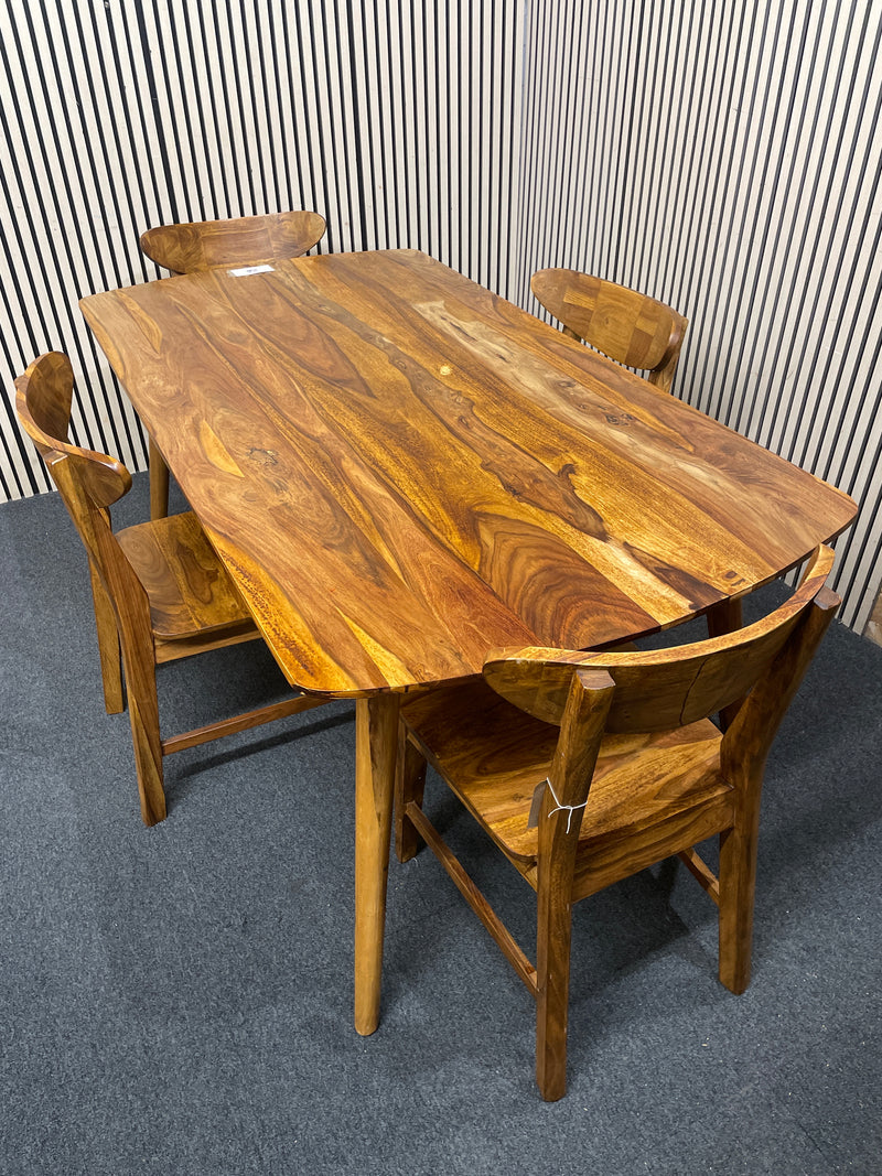 Solid dark pine dining table with four matching curved back chairs (L 175 x W 90 cm)  44764