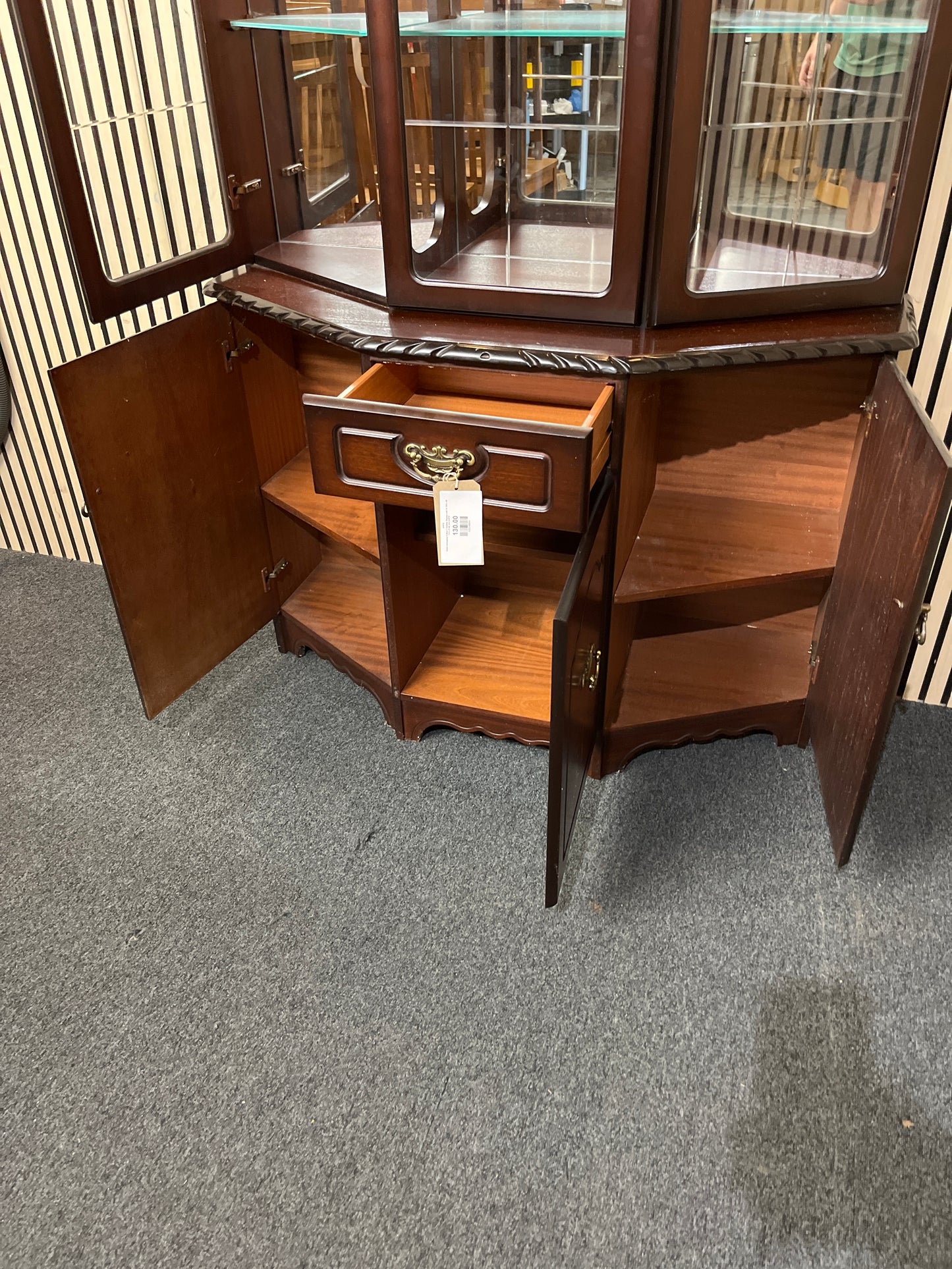 Solid mahogany 6 door 1 drawer display unit (H 200 x W 110 x D 44 cm) 43678