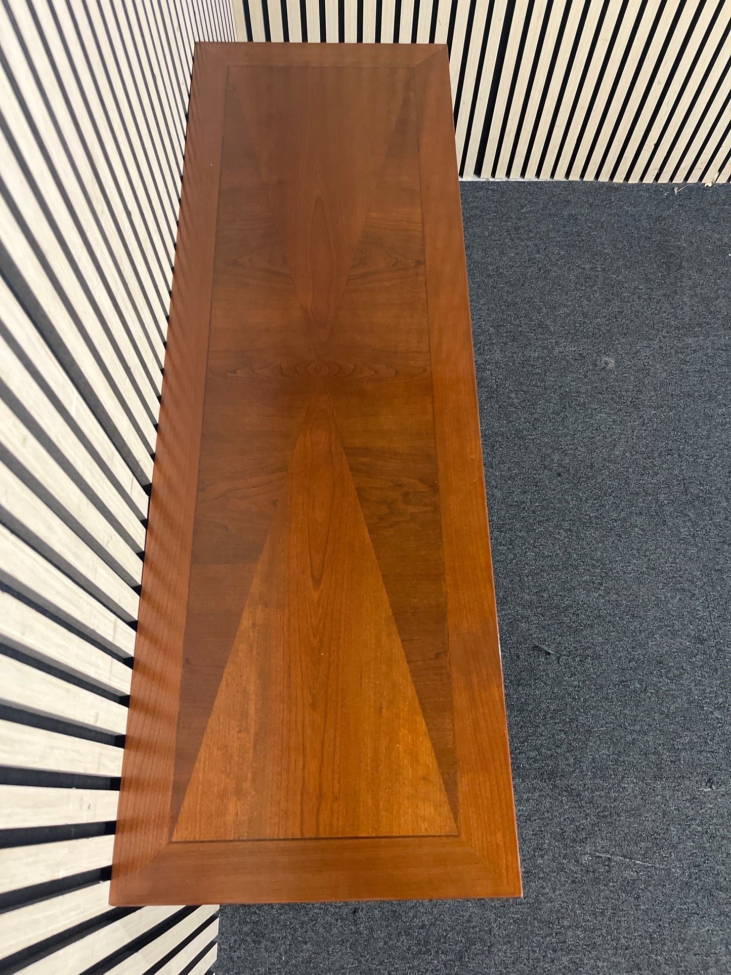 Mahogany inlaid large console table with central drawer (H 72 x W 120 x D 40 cm)  44230