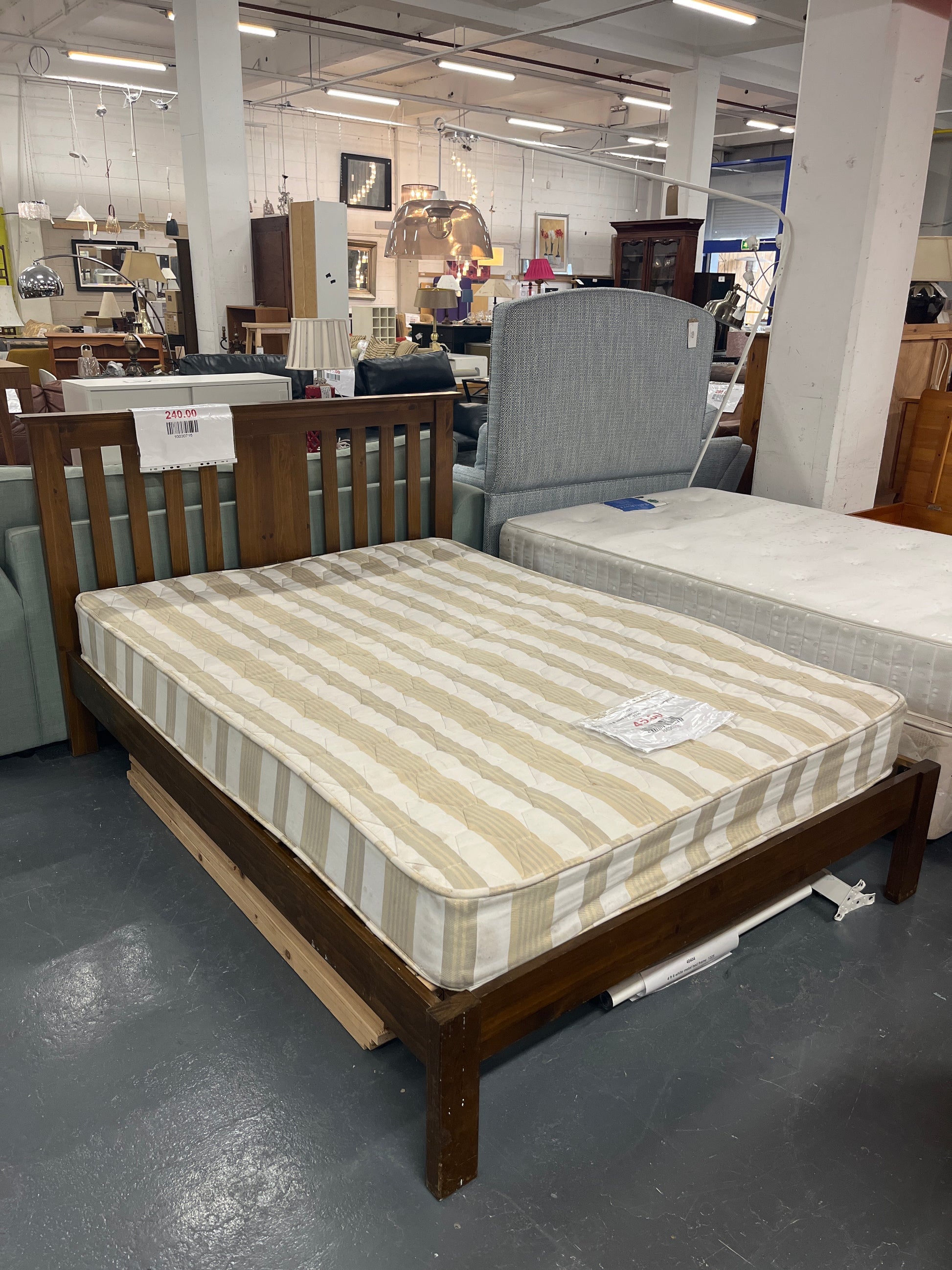 4ft 6 high end dark pine stained bed frame 1325