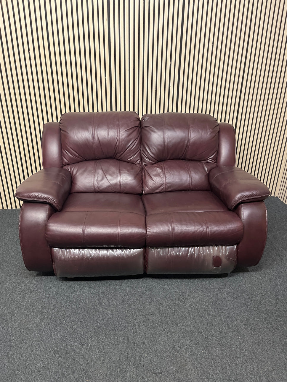 Dark brown 2 seater leather recliner sofa  44371