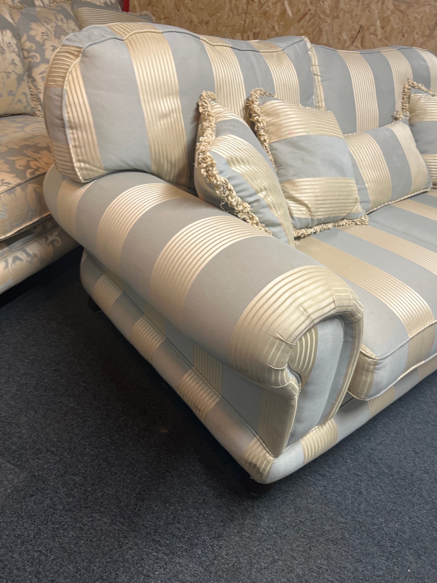 2 seater finline blue mixed fabric suite, brass castors, solid wood frame 3225