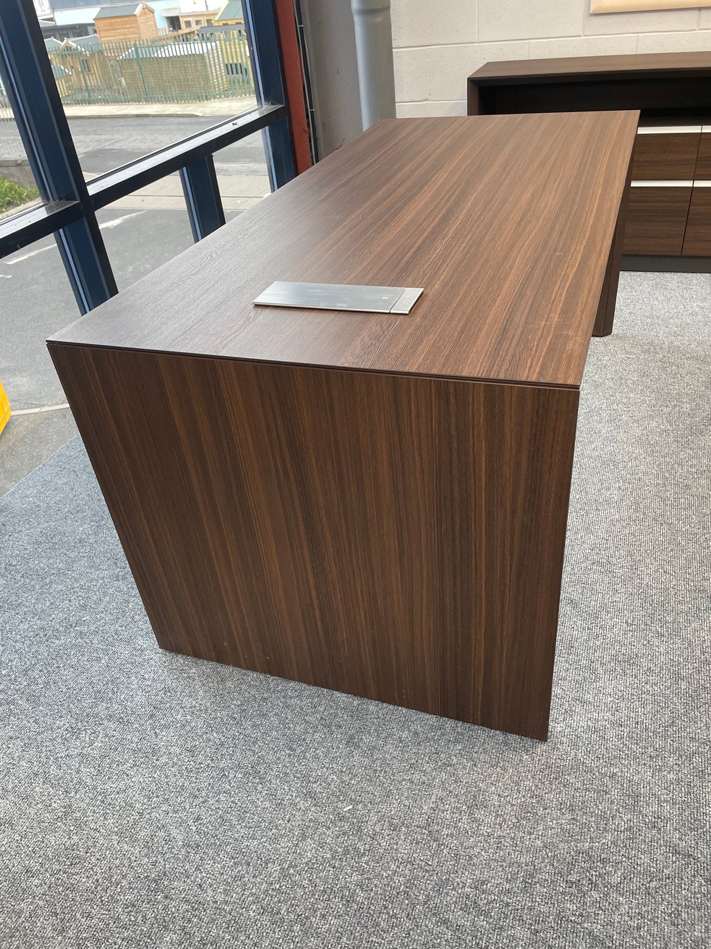 1.8m Executive Parnell Desk With Matching Side Unit