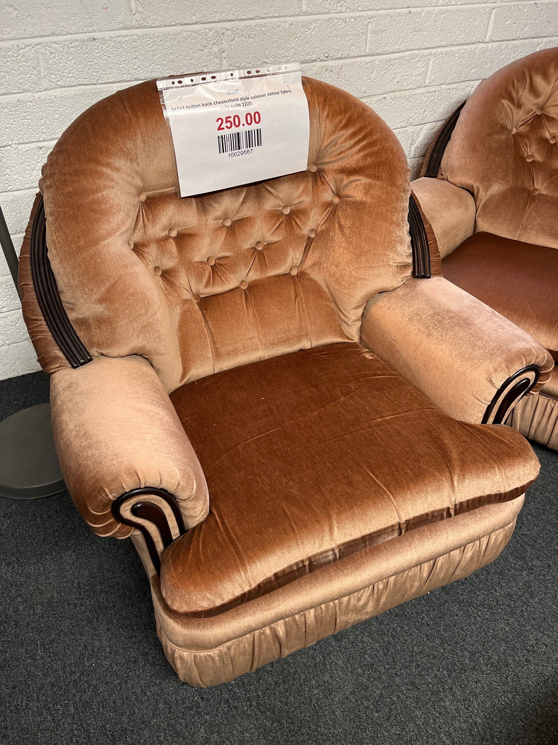 3+1+1 button back chesterfield style salmon velour fabric sofa suite 2225