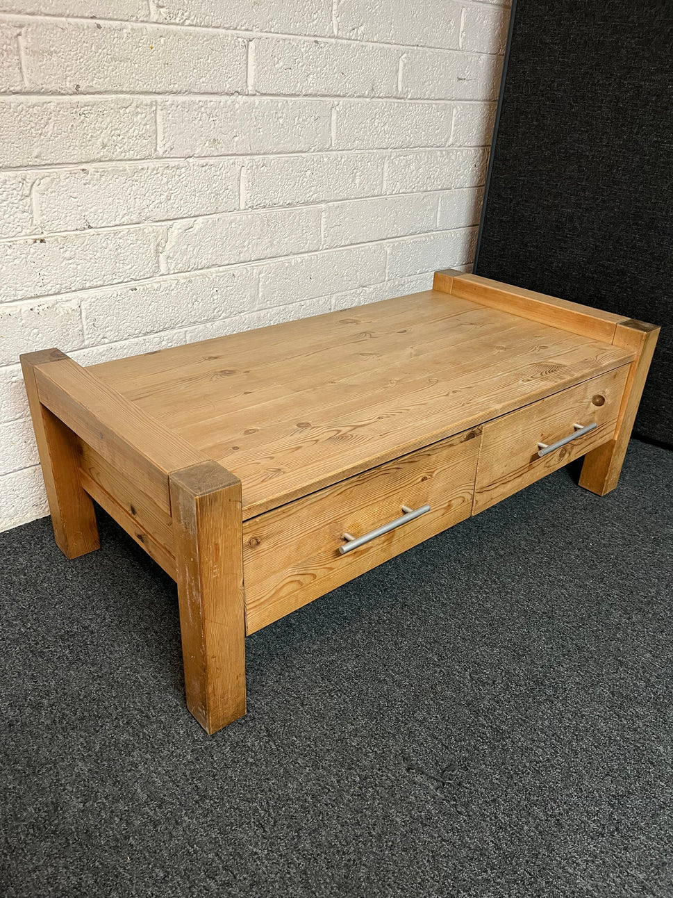 Solid pine low rectangular coffee table with drawers (H 43 x W 118 x D 60 cm) 2225