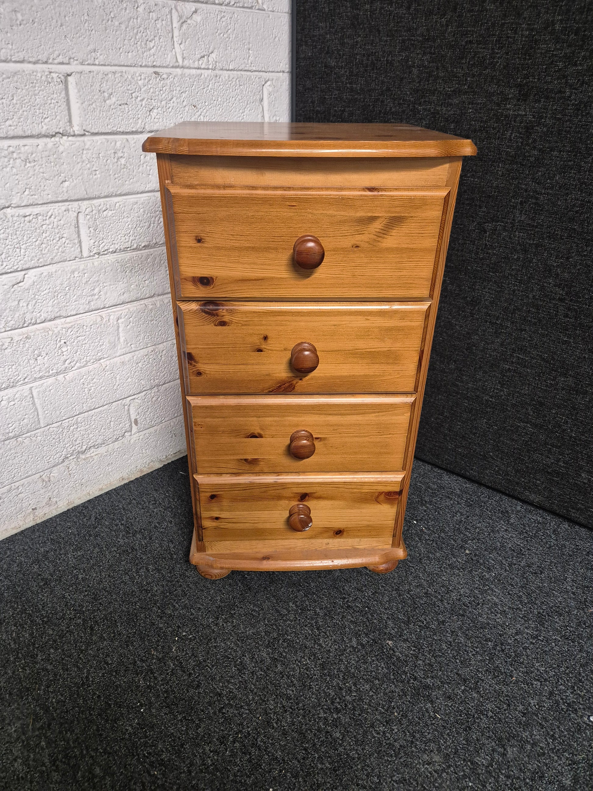 Solid pine 4 drawer Tallboy (H 850 x W 460 x D 450 mm) 3125