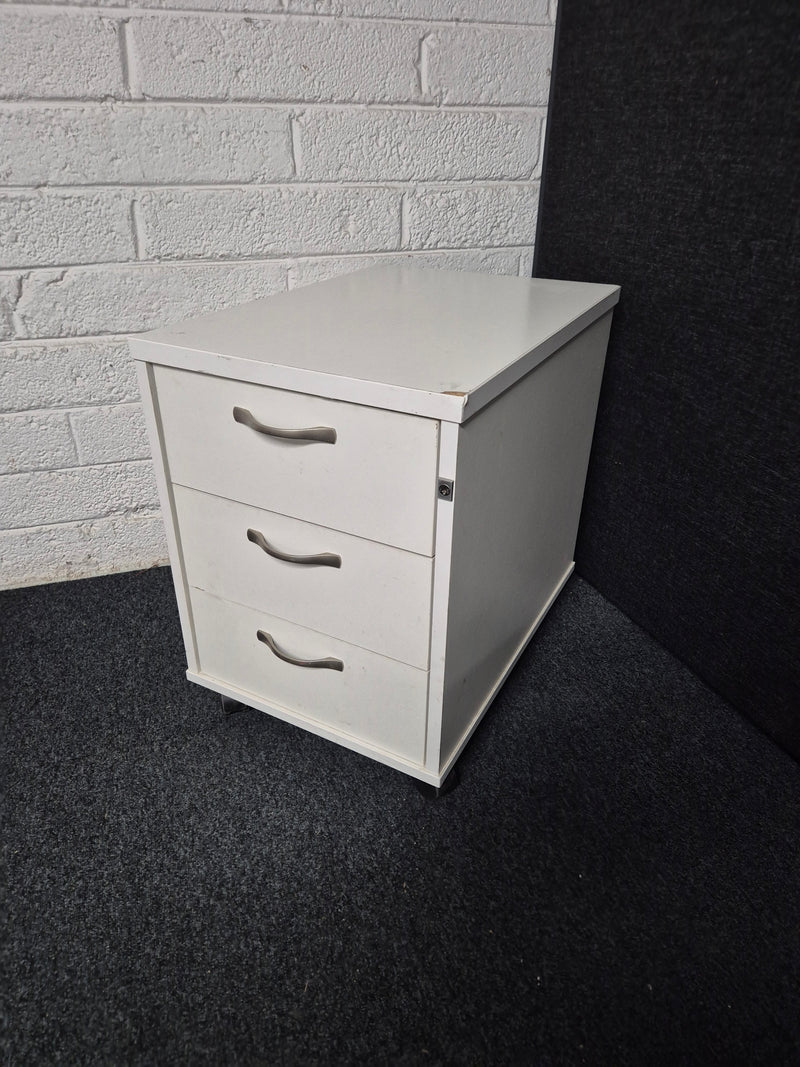 2 or 3 drawer wooden mobile pedestal