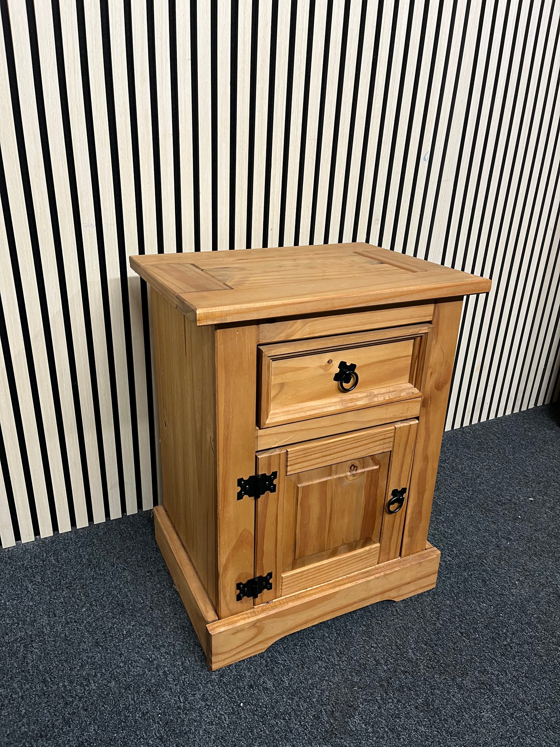 Waxed Pine 1 door / 1 dwr  bedside locker W 55 x 40 D  4225