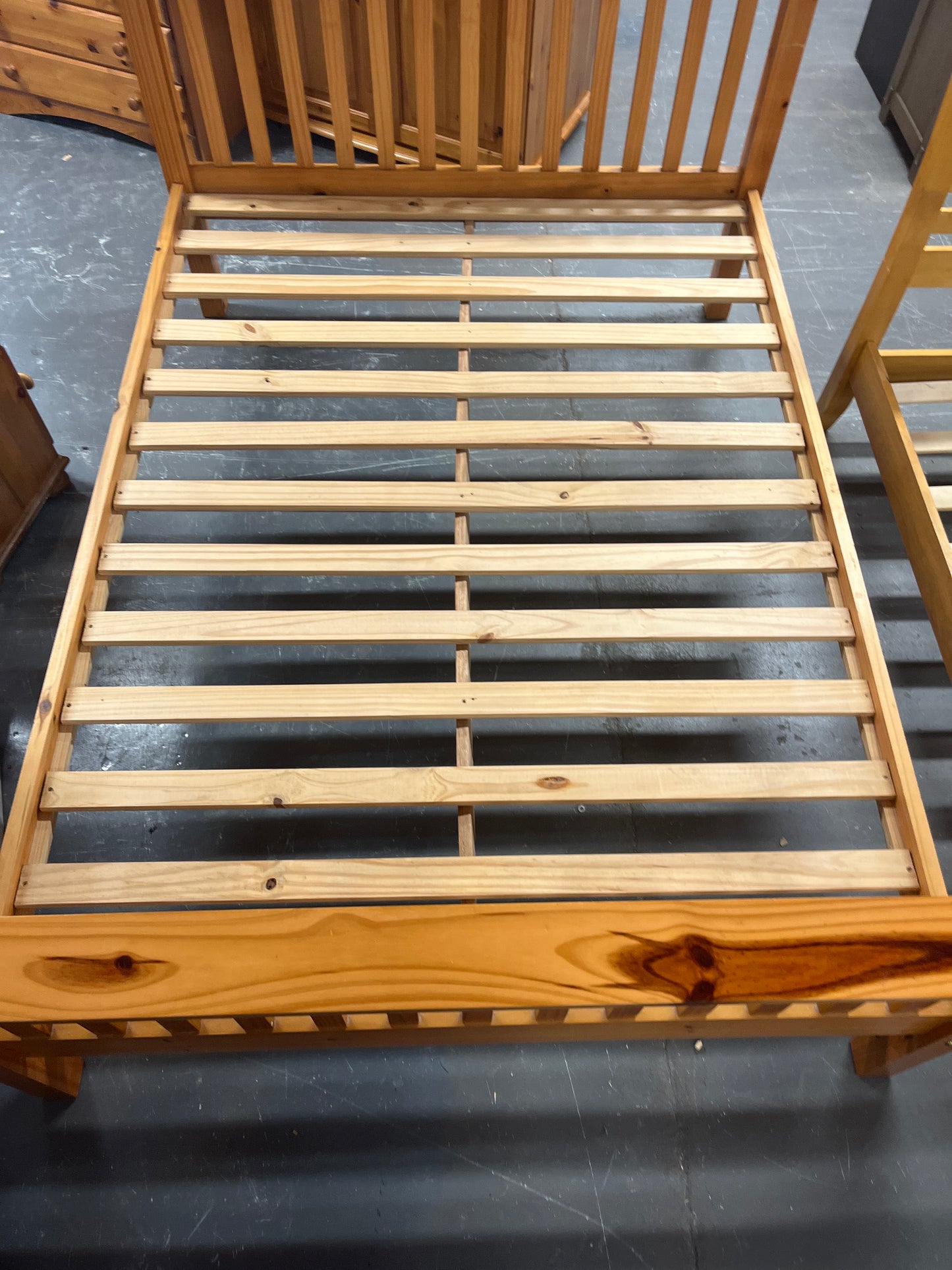 4ft 6 high end solid pine bed frame 2226