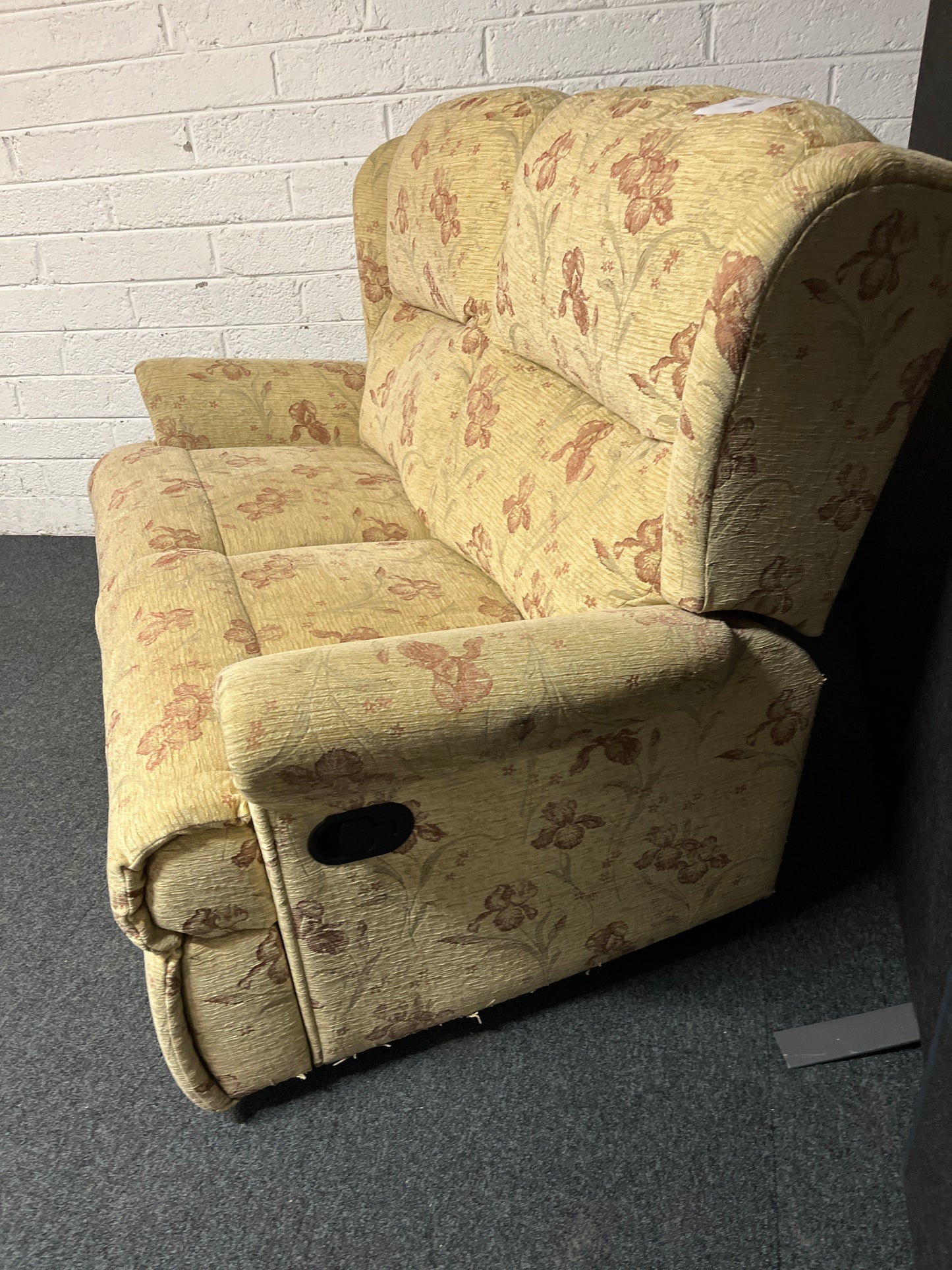 2 seater cream floral fabric recliner sofa suite  2225