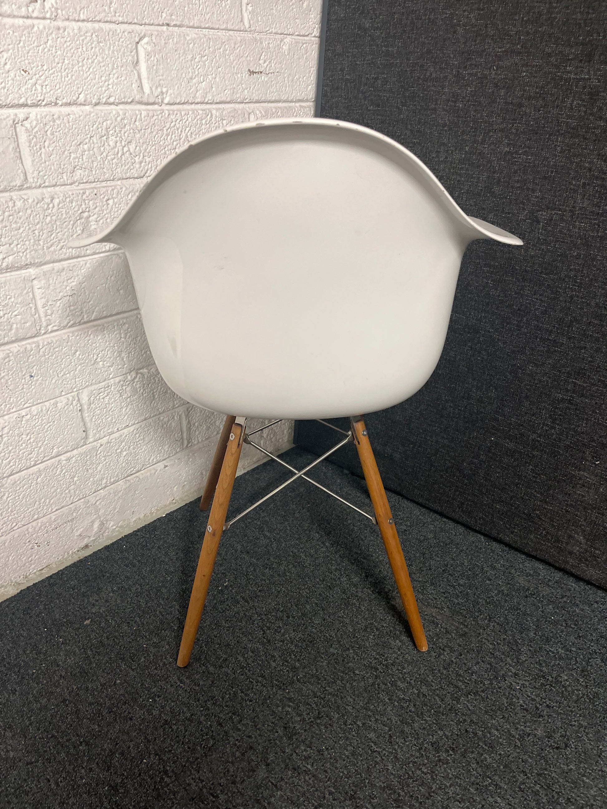 Eames style polycarbonate gloss white tulip club chair, solid wood leg frame. Qty 10 no. AVAILABLE 1225