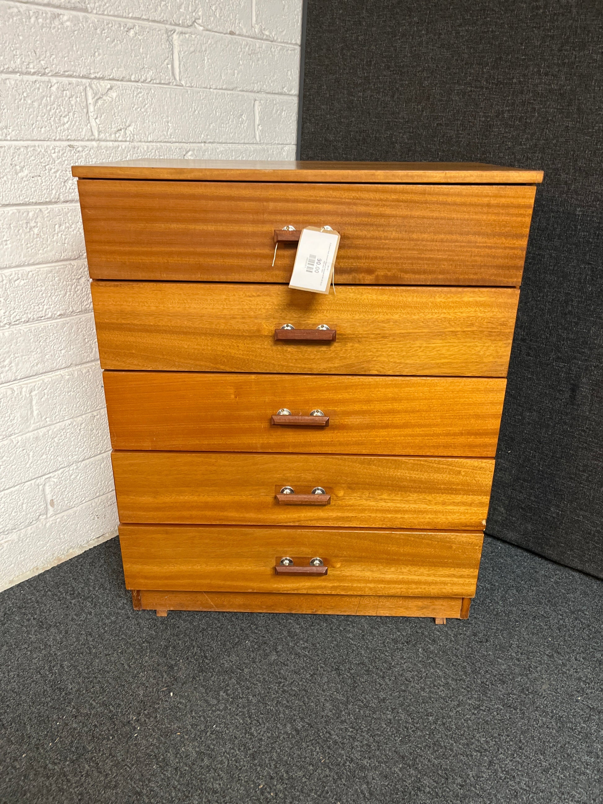 5 drawer teak stained chest of drawers (H 900 x W 720 x D 420 mm) 1225