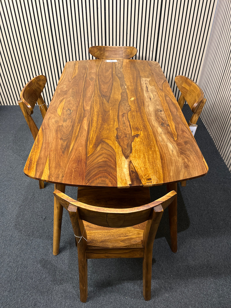 Solid dark pine dining table with four matching curved back chairs (L 175 x W 90 cm)  44764
