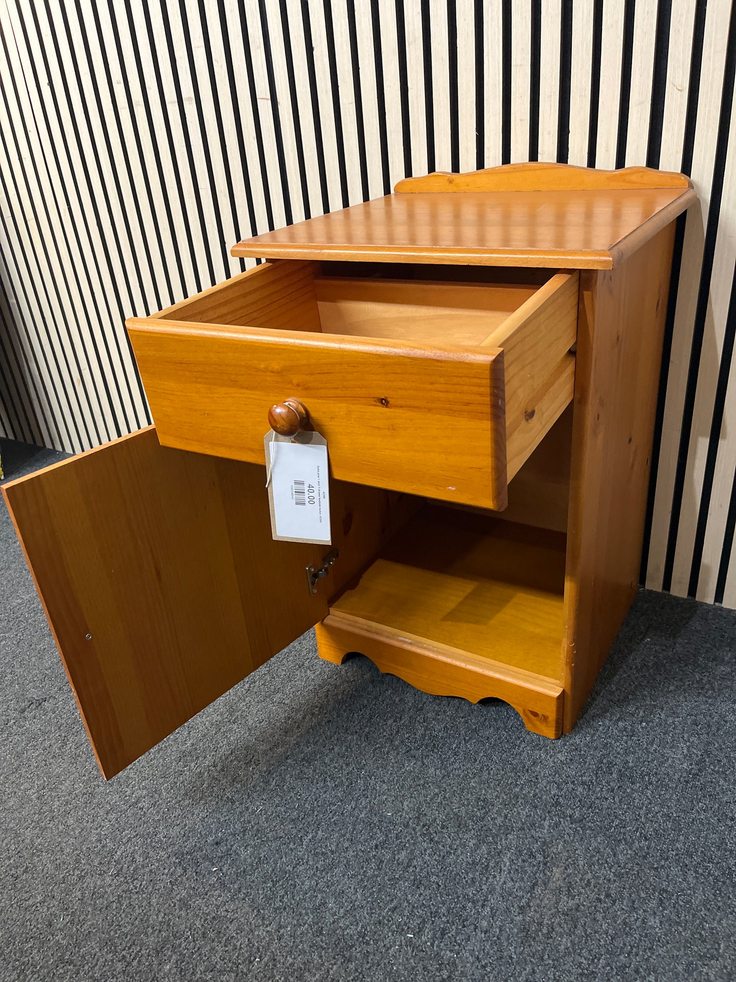 Solid pine 1 door 1 drawer bedside locker  43398