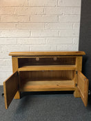 Switch Solid oak low 2 door corner TV unit 2225 2 image