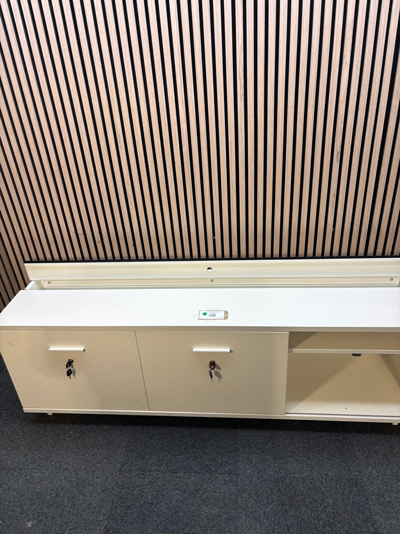 2 sliding door low white storage unit (H 60 x W 180 x D 44 cm)