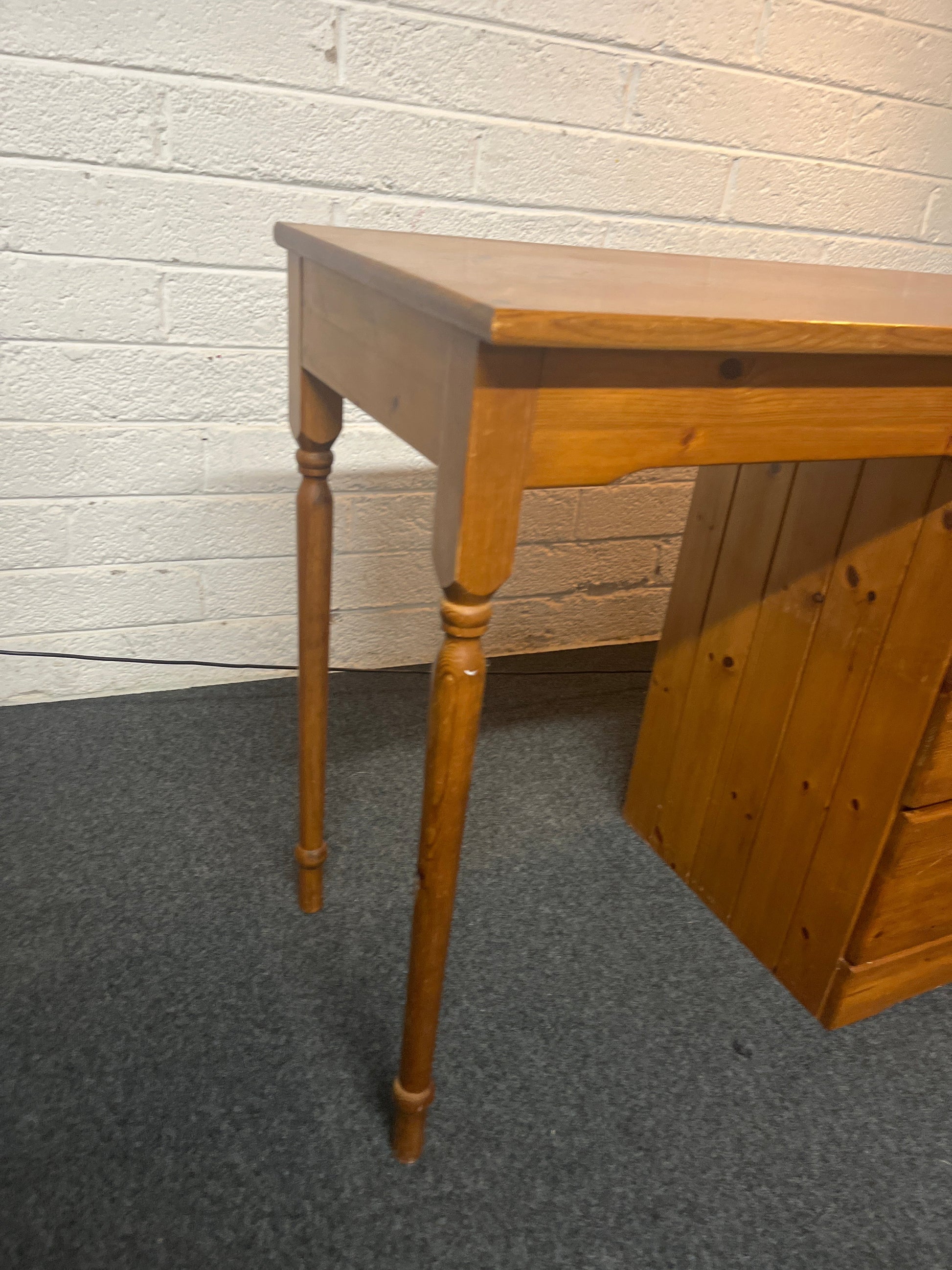 3 drawer solid pine dressing table (H 800 x W 1080 x D 460 mm) 1225
