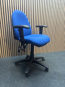 Switch Jota medium back swivel chair in dark blue fabric with pump up lumbar support and height adjustable arms. 3 image