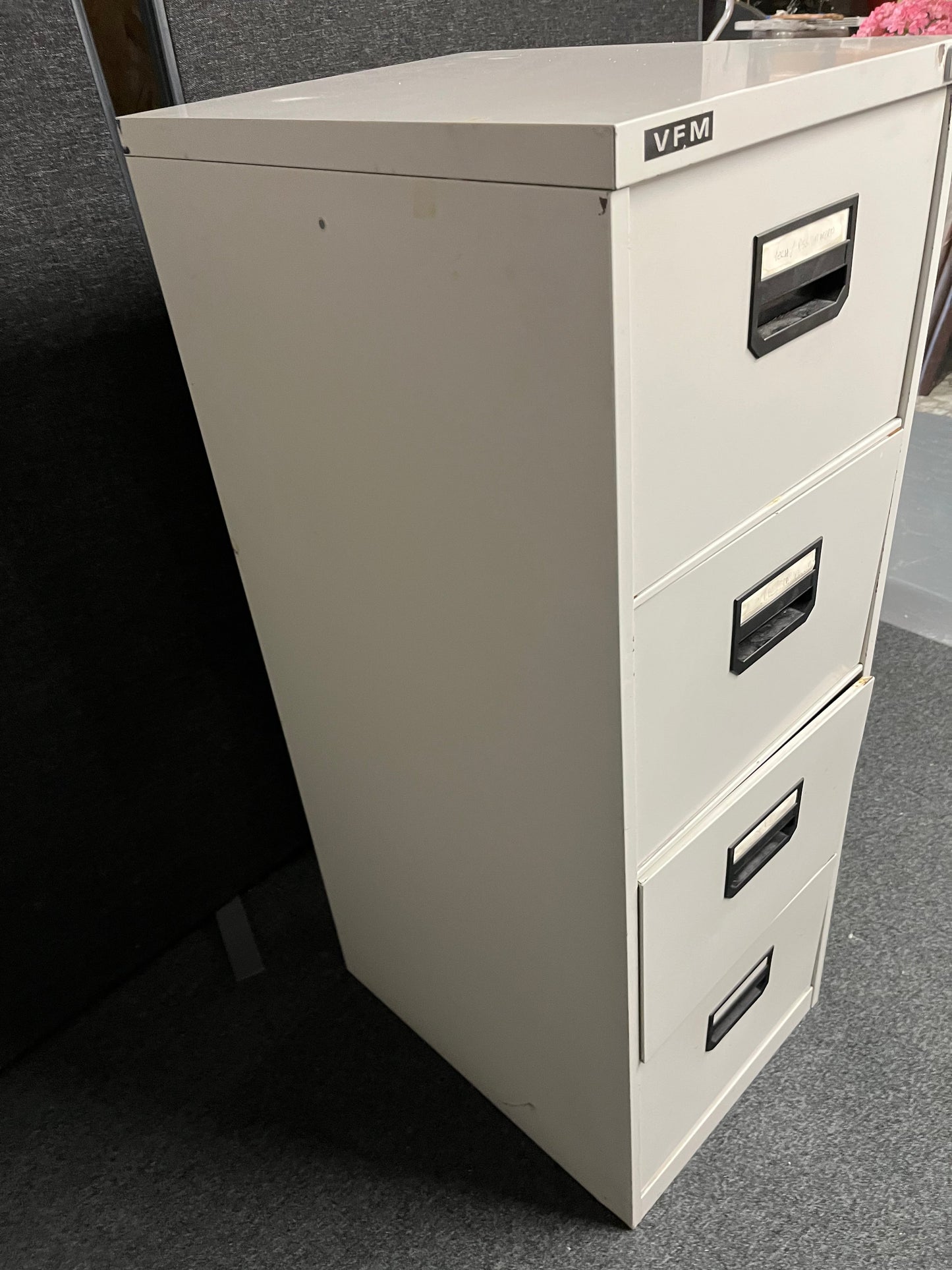 SECONDHAND VFM grey metal 4 drawer filing cabinet