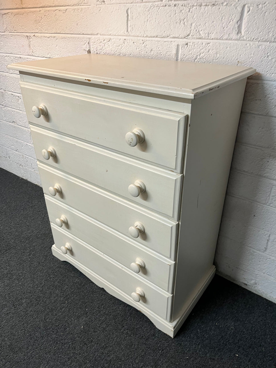 Tall solid pine white painted 5 drawer chest (H 96 x W 79 x D 42 cm) 2225