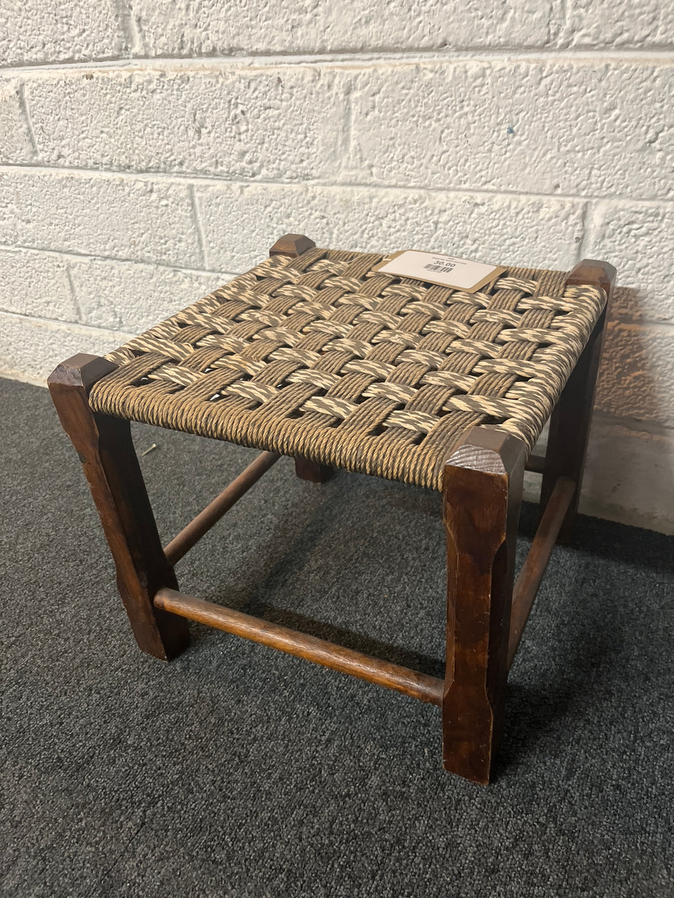 Sugain low square stool 2225