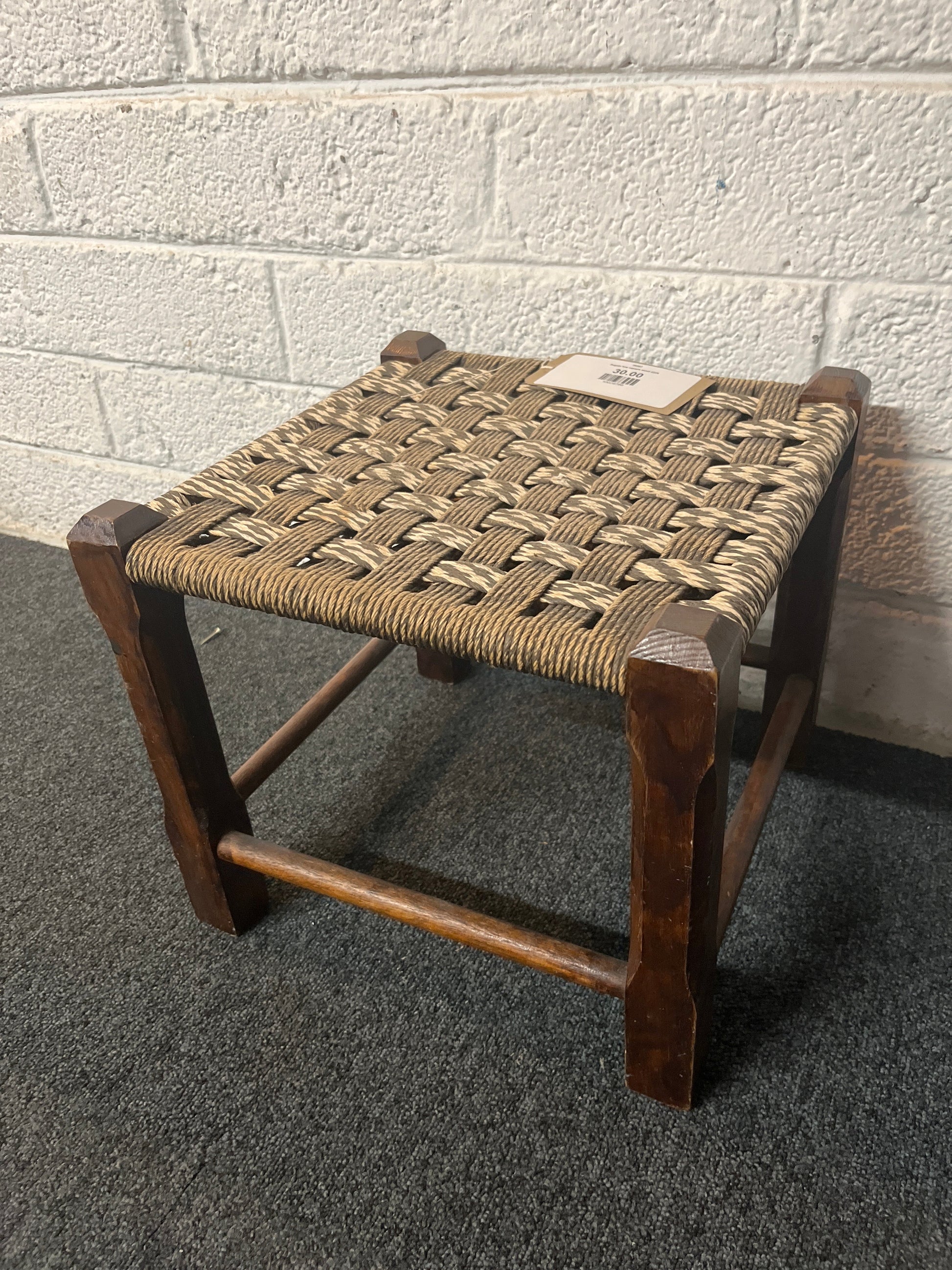 Sugain low square stool 2225