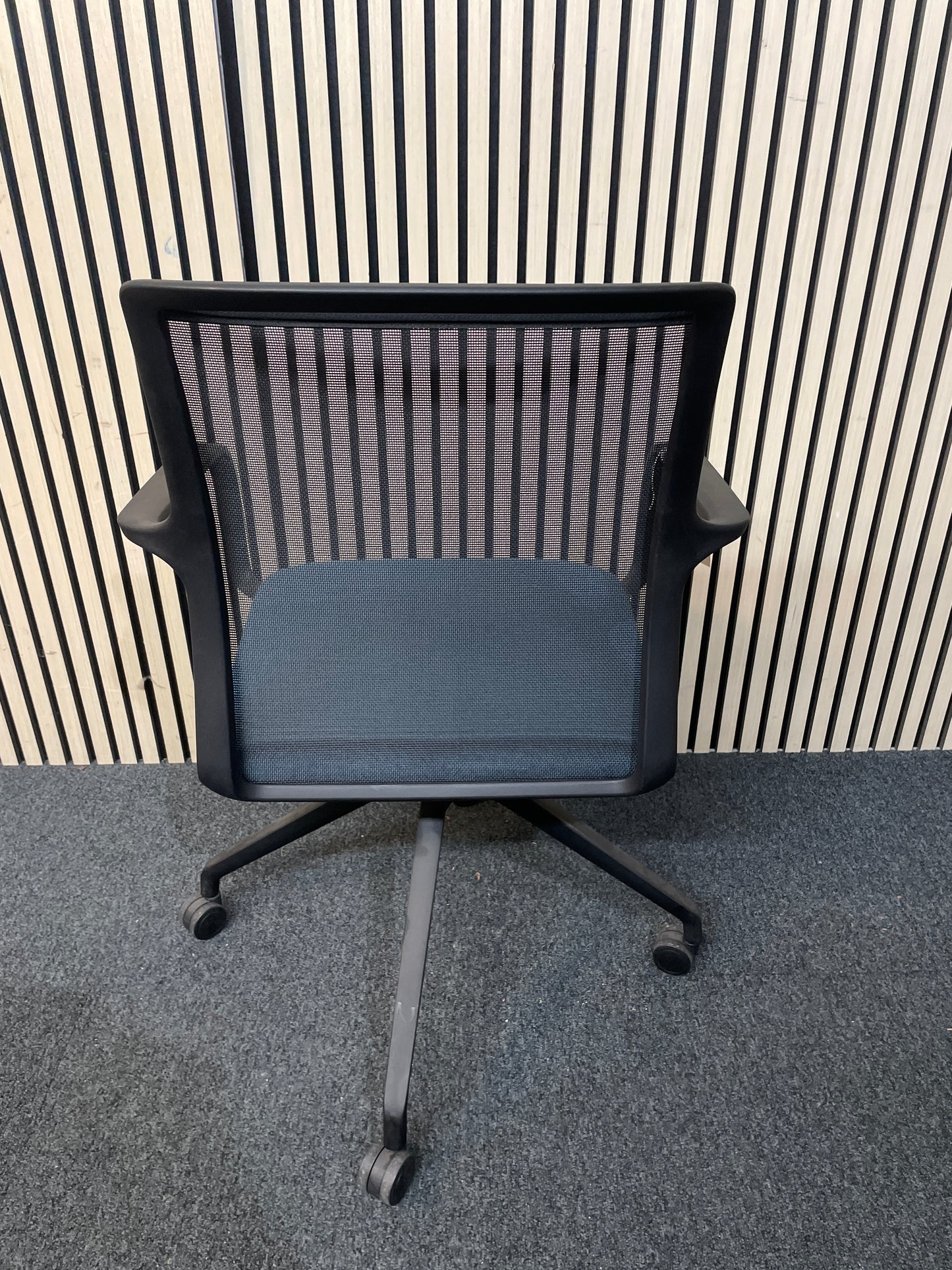 Eske fixed mesh back swivel chair - TEAL