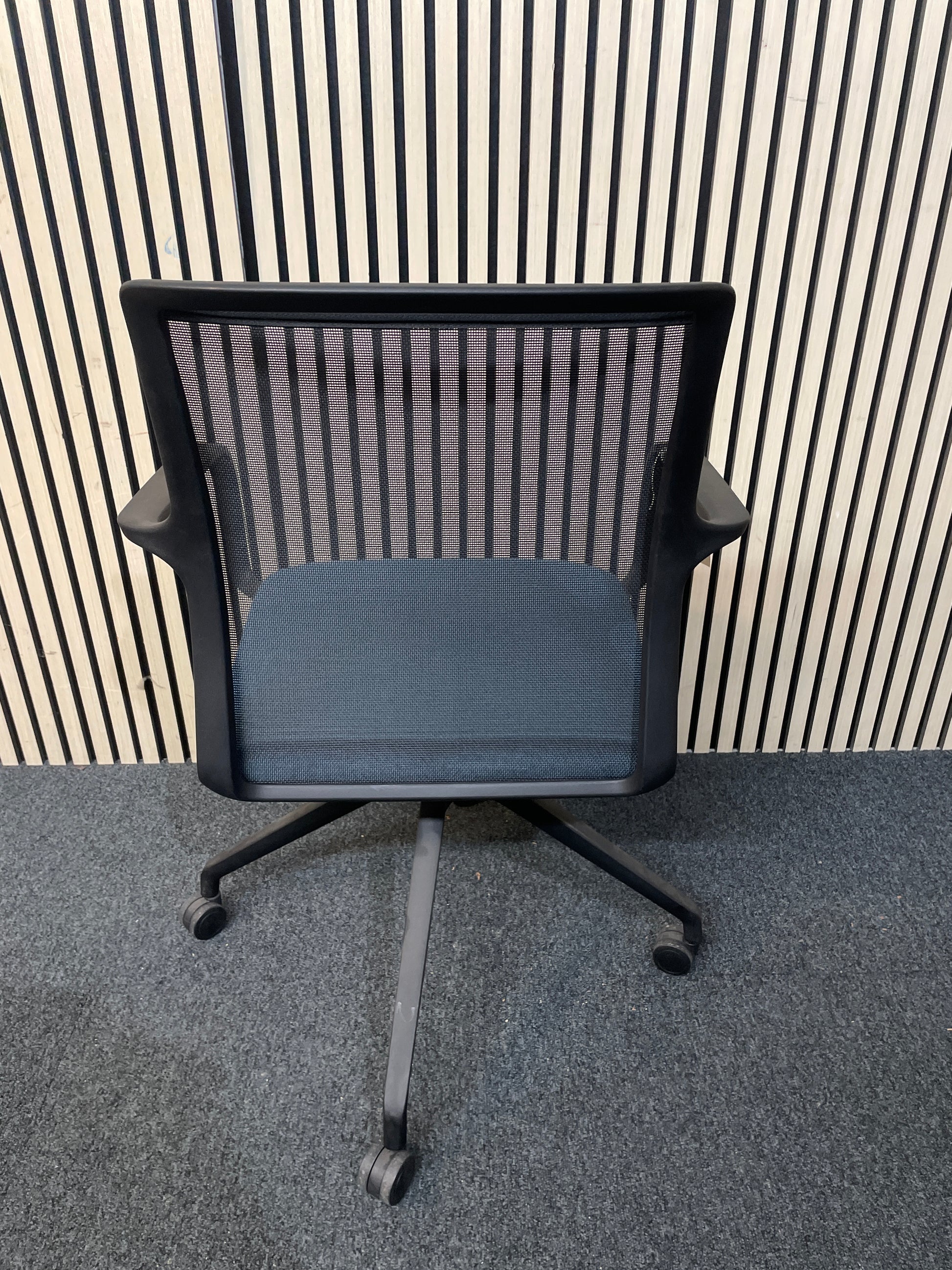 Eske fixed mesh back swivel chair - TEAL