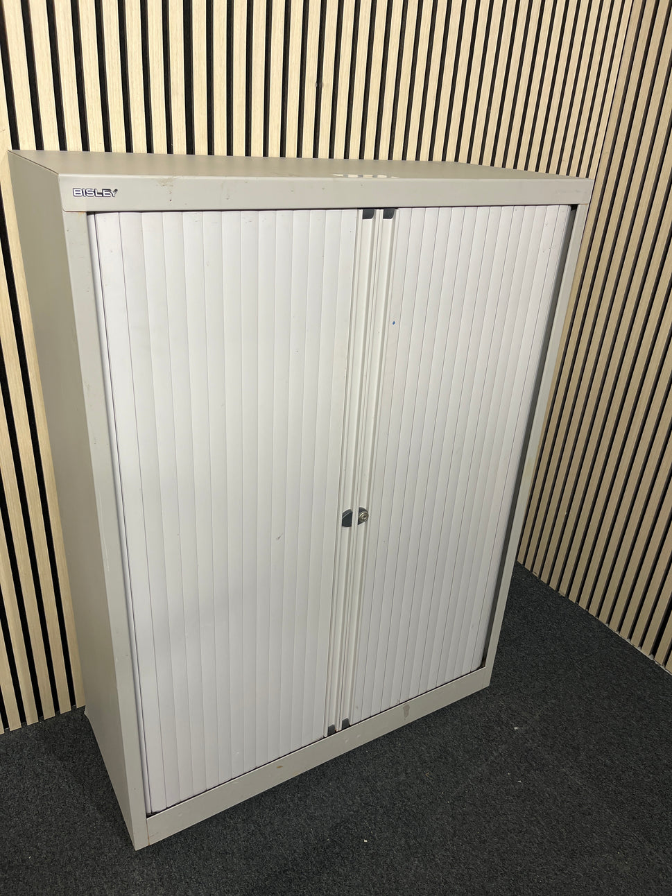Tall silver metal sliding door tambour unit (H 127 x W 100 x D 43 cm) 3325