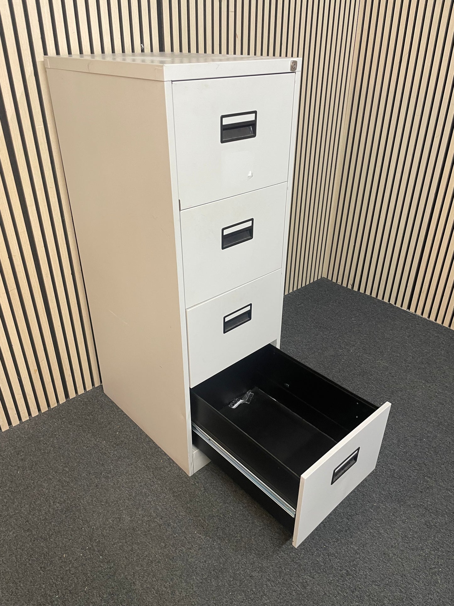 4 Door grey filing cabinet (no key)