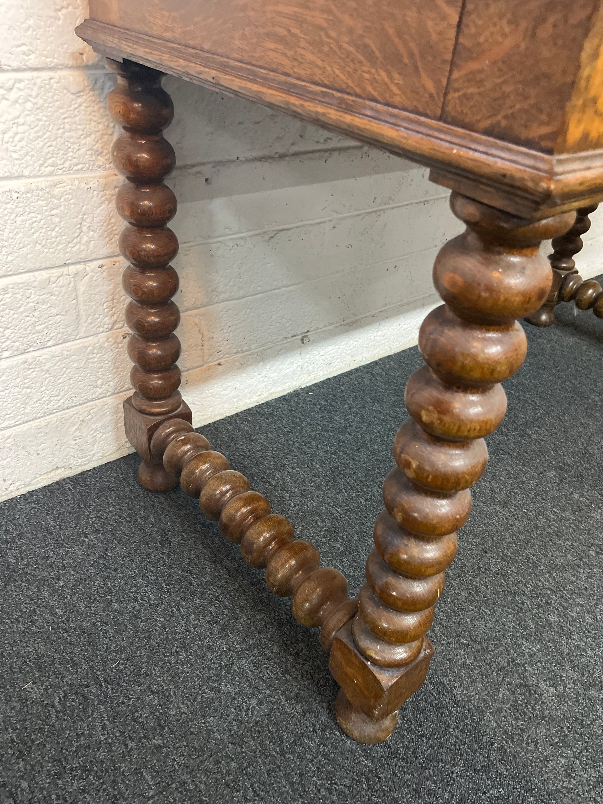 Oak stained console table with barley twist legs (H 78 x W 120 x D 60 cm) 1325