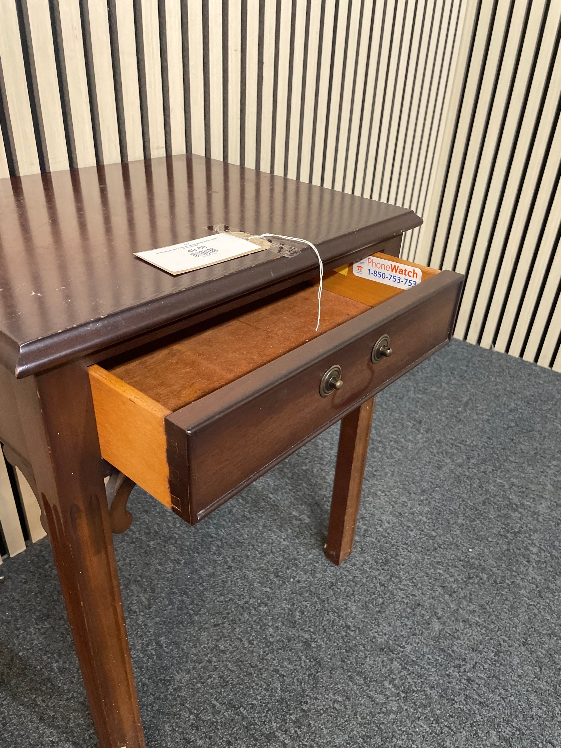 Mahogany framed 1 drawer bedside locker (H 60 x W 50 x D 42 cm) 2425