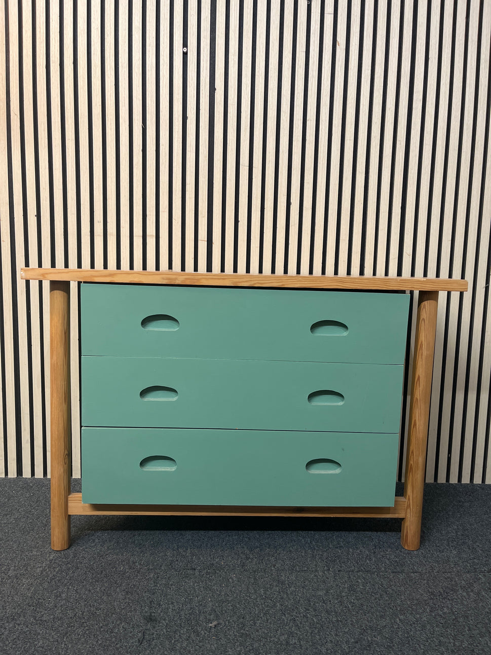 Solid Pine teal painted 3 drawer chest of drawers (H 68 x W 101 x  D 43 cm) 43406
