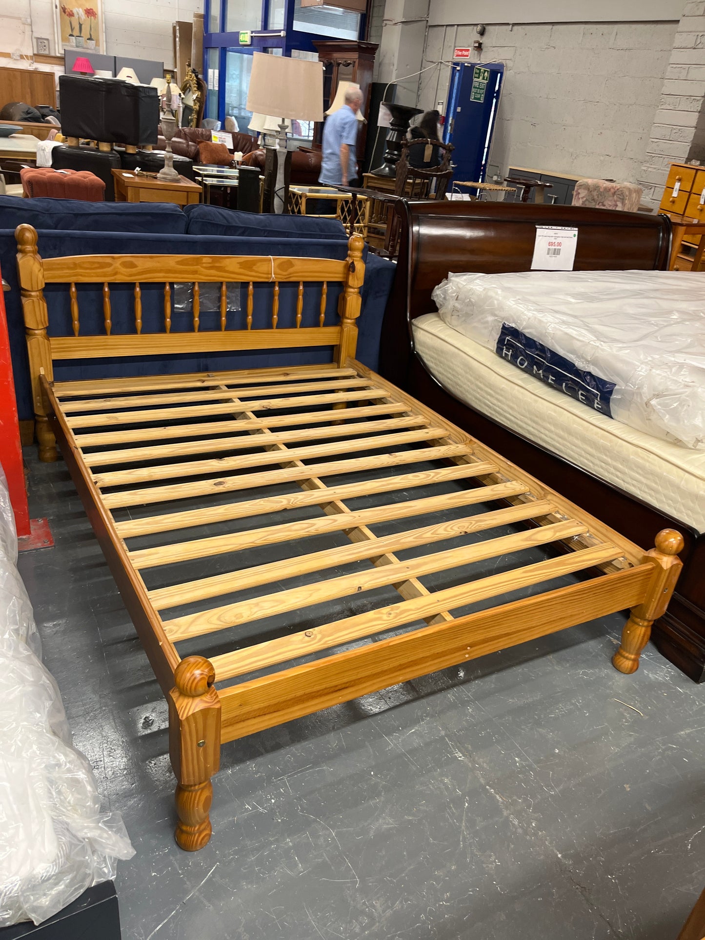 4ft 6 solid pine low end bed frame 3325