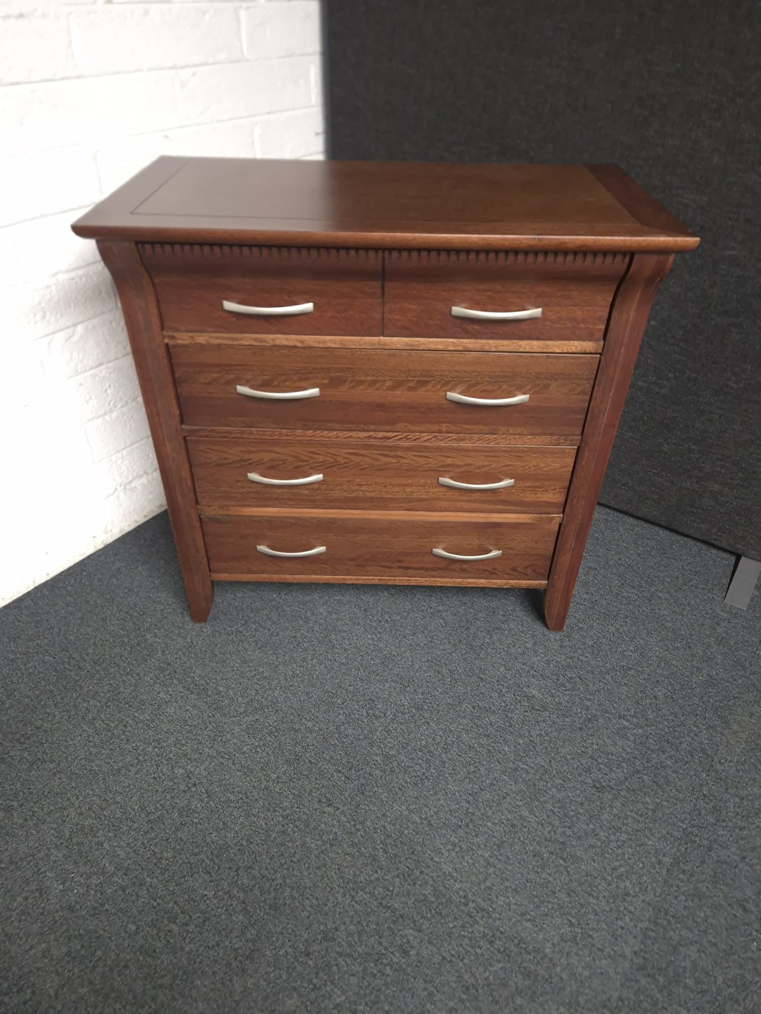 Tall solid dark wood stained 3+2 chest of drawers ( H 930 x W 940 x 500 mm) 1225