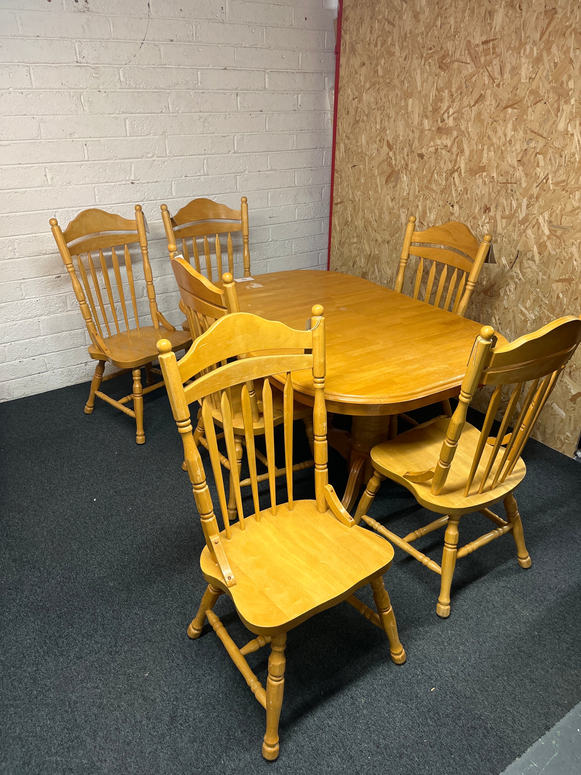 Hardwood oval extendable dining table with 6 no. matching solid wood chair 3225