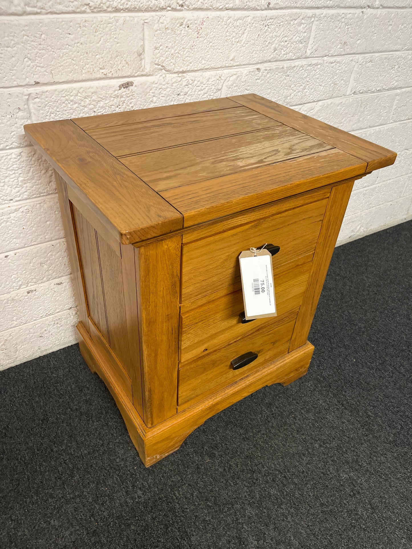 Solid oak 3 drawer bedside locker with black handles (H 64 x W 55 x D 42 cm) 1325