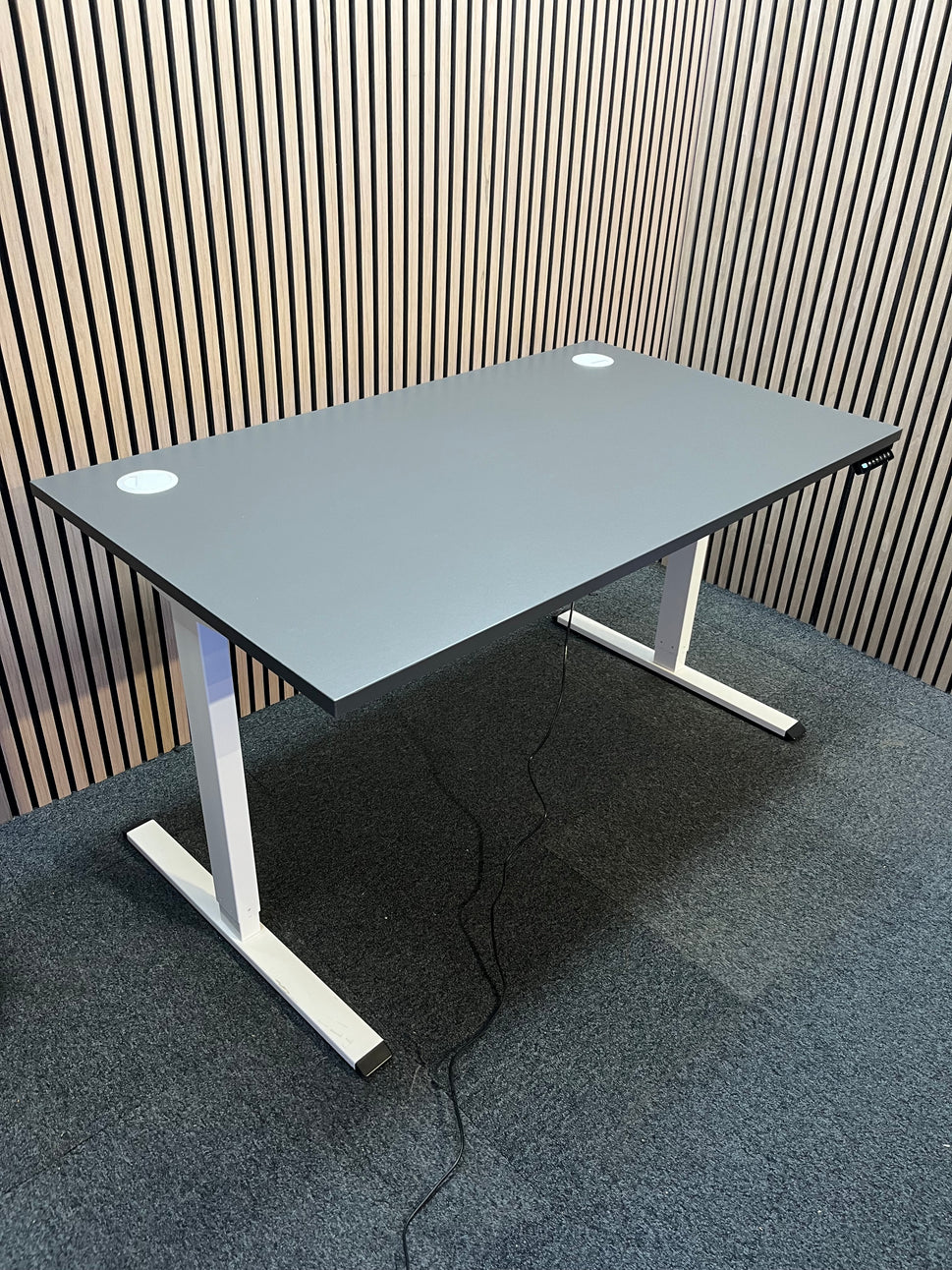 Ex Demo 1400Lx800D Anthracite desk top with white height adjustable dual motor electric frame. Price inc VAT