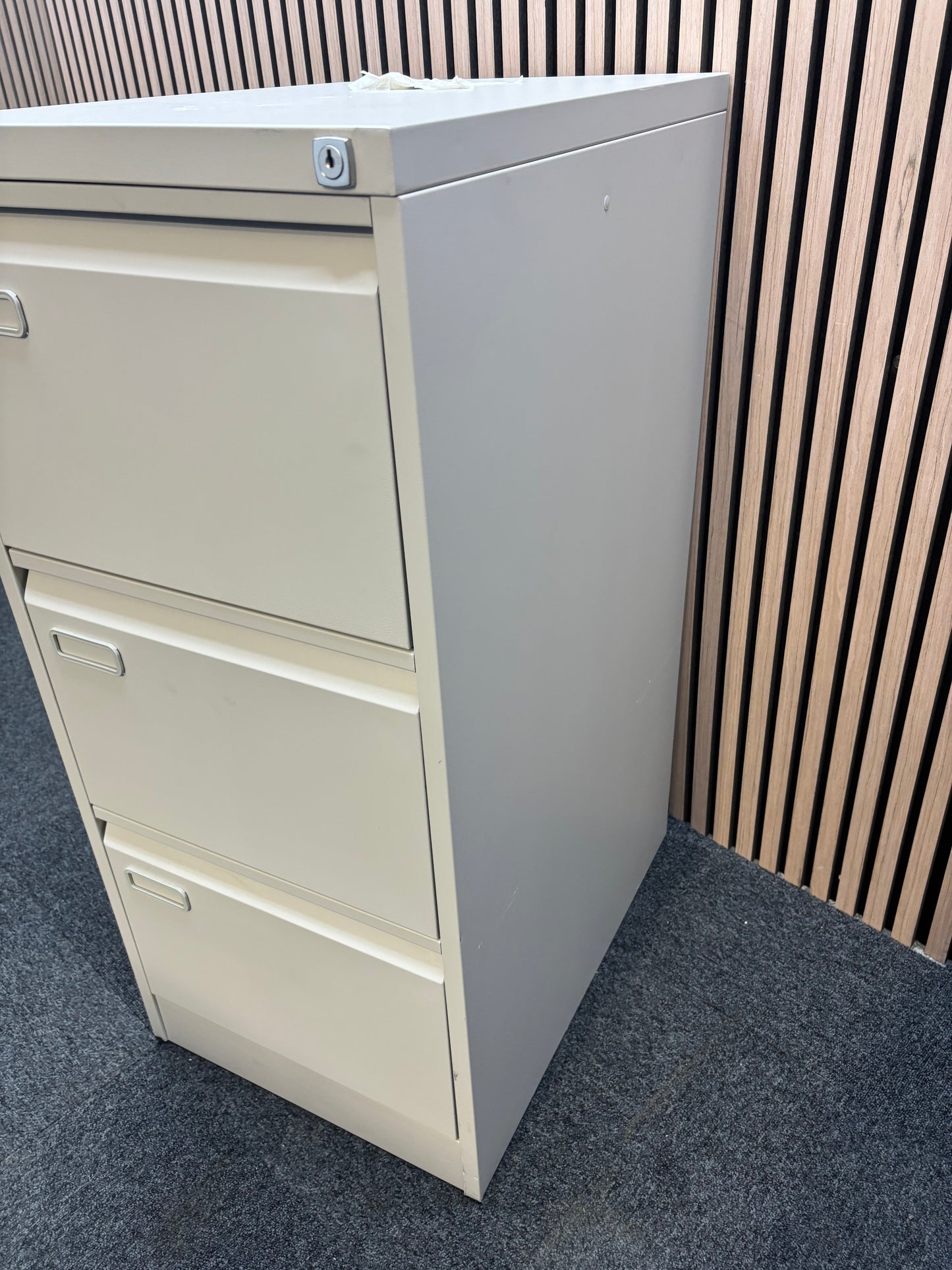 Grey metal 3 drawer filing cabinet