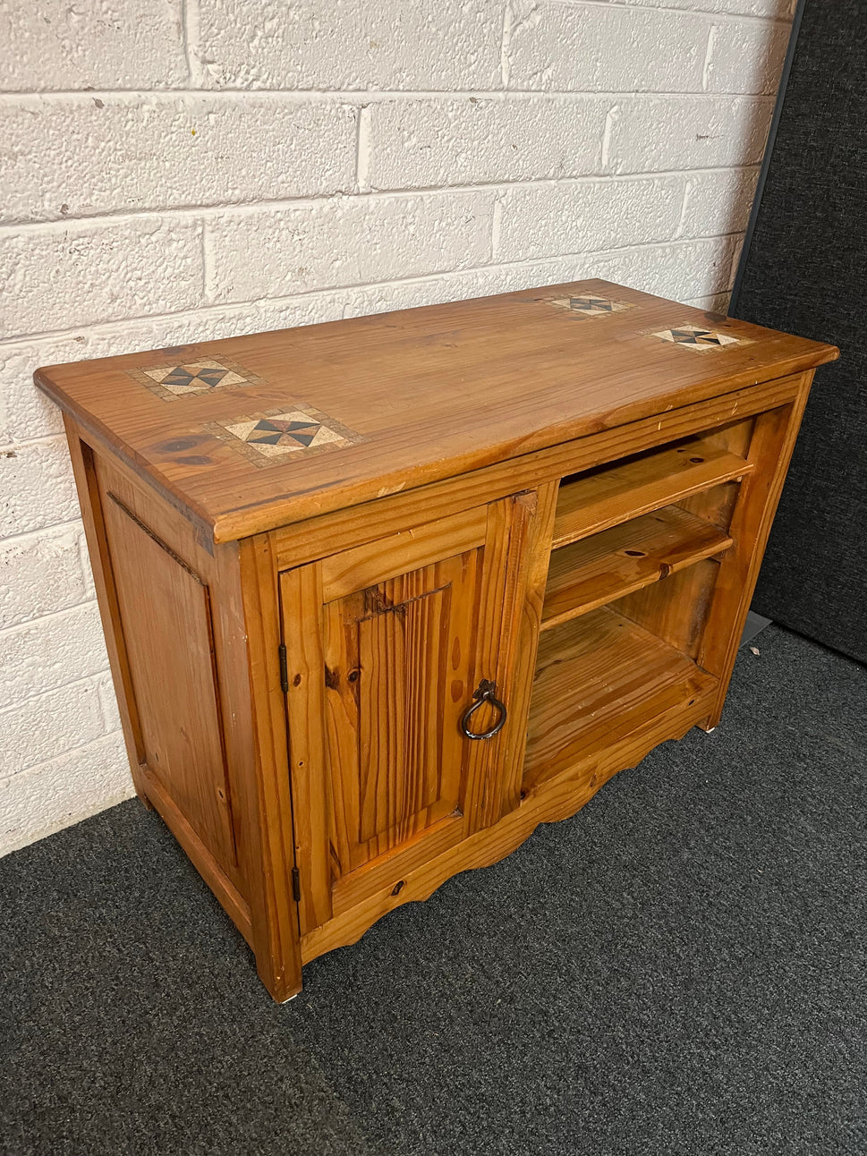 Mexican pine low 1 door TV unit (H 67 x W 92 x D 45 cm) 2225