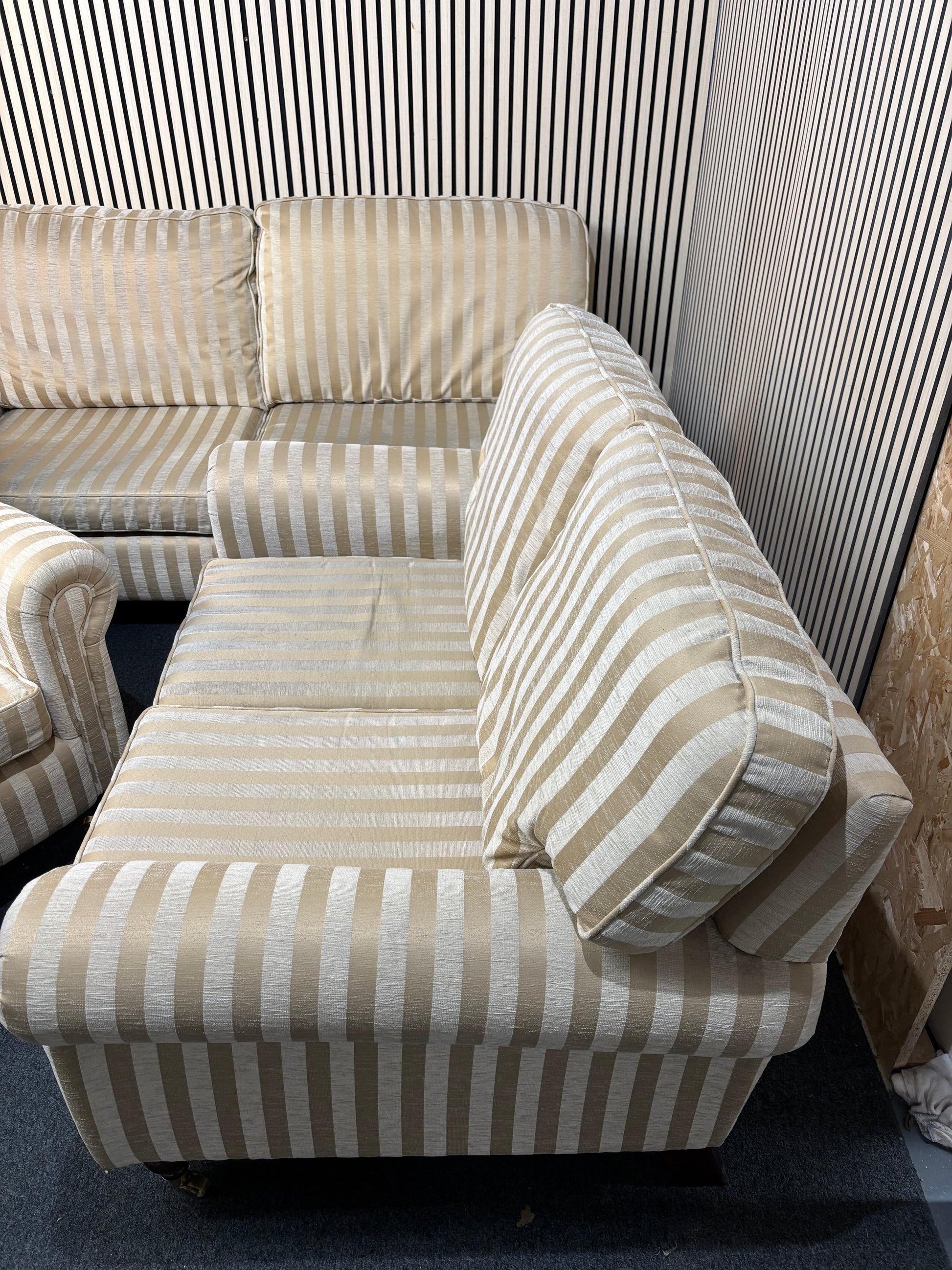 3+2+1 gold stripe fabric sofa suite with wooden framed leg and brass castors  1126