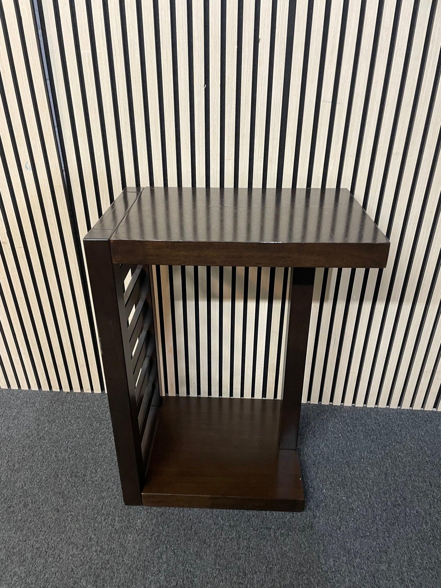 Modern darkwood box style lamp table (H 54 x W 40 x 34 cm) 4225