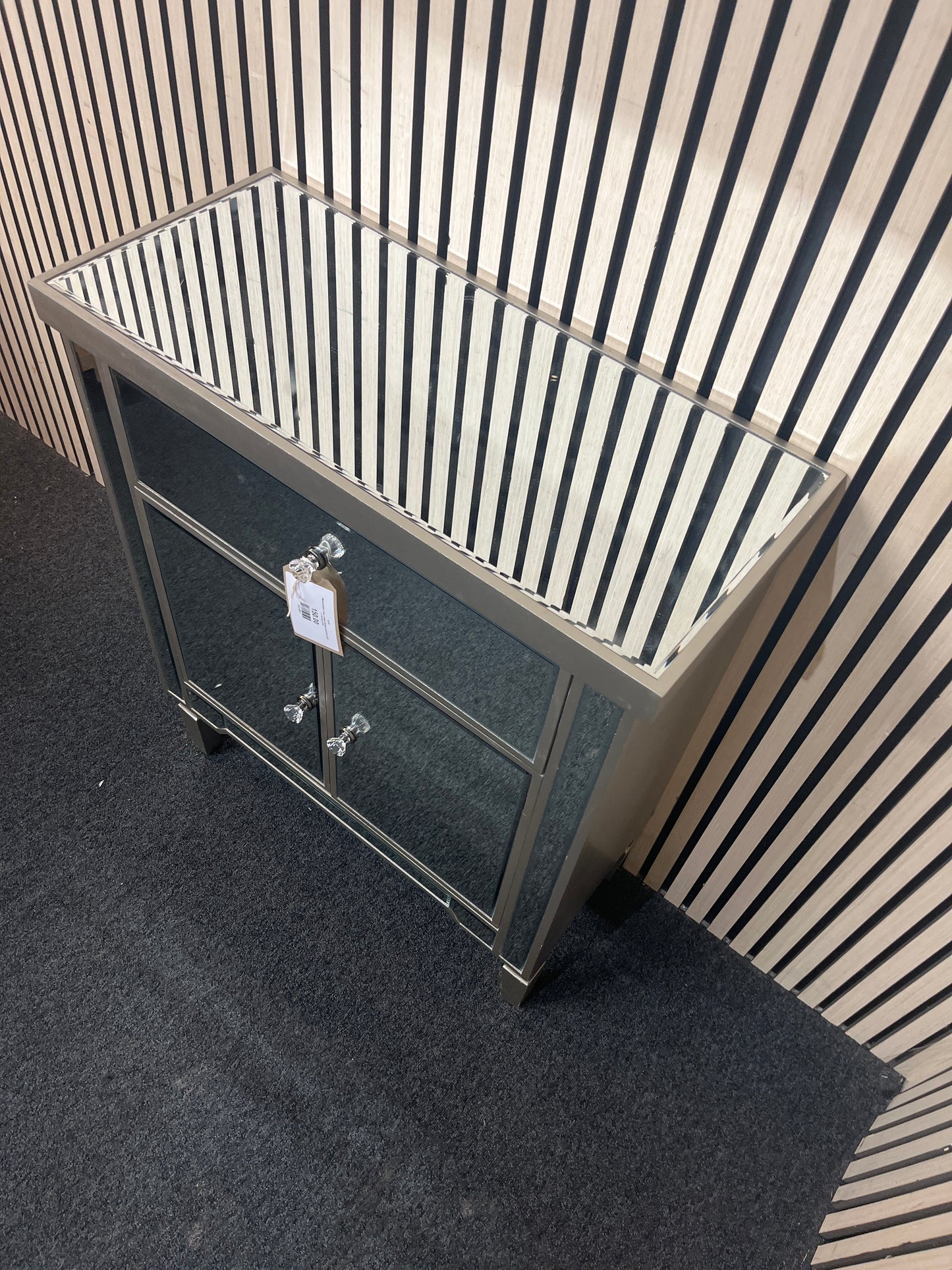 Mirrored glass 2 door 1 drawer storage unit (H 88 x W 72 x D 35 cm) 43735