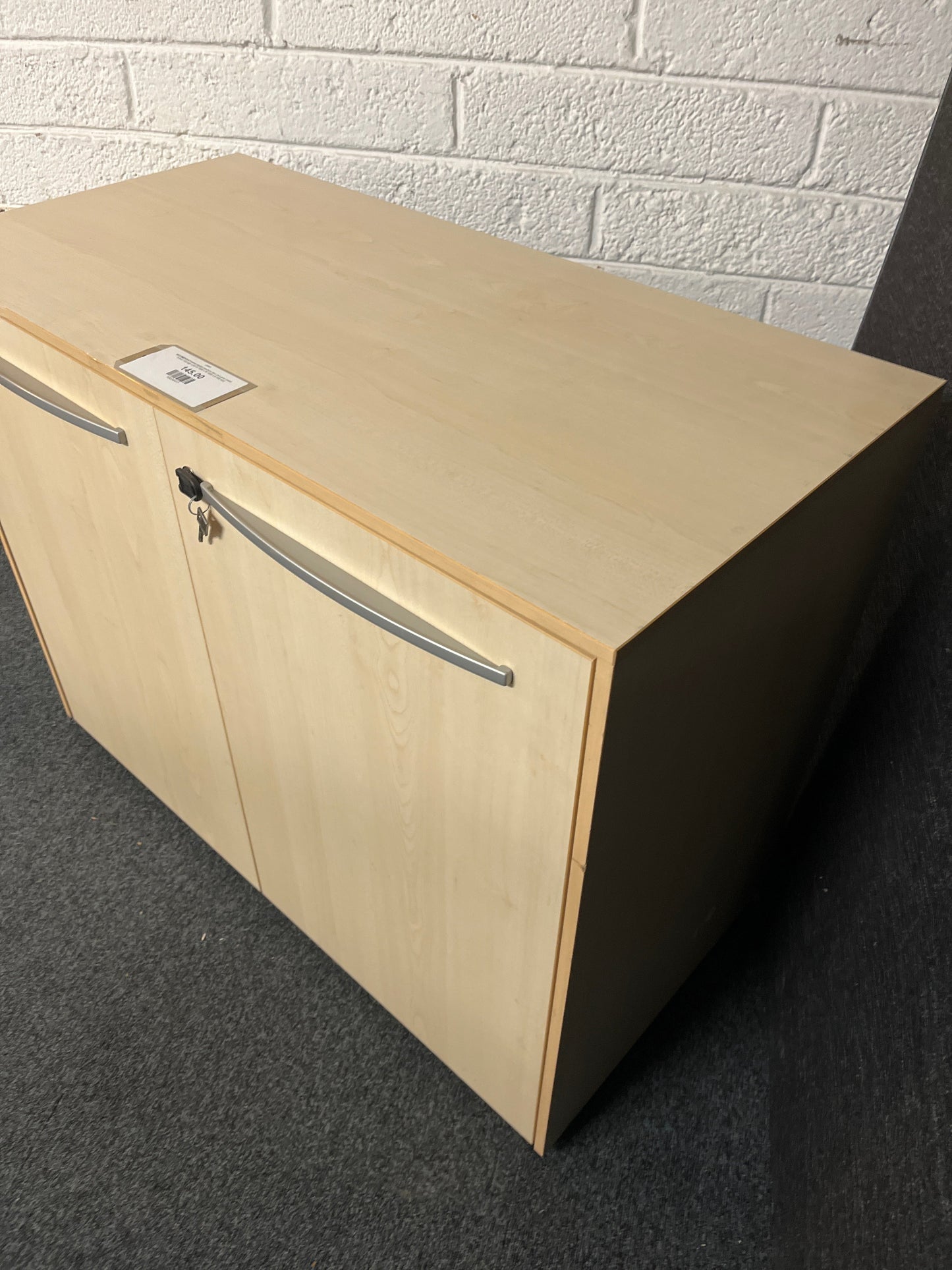 SECONDHAND Beech laminate 2 door storage unit (H 730 x W 930 x D 470 mm)