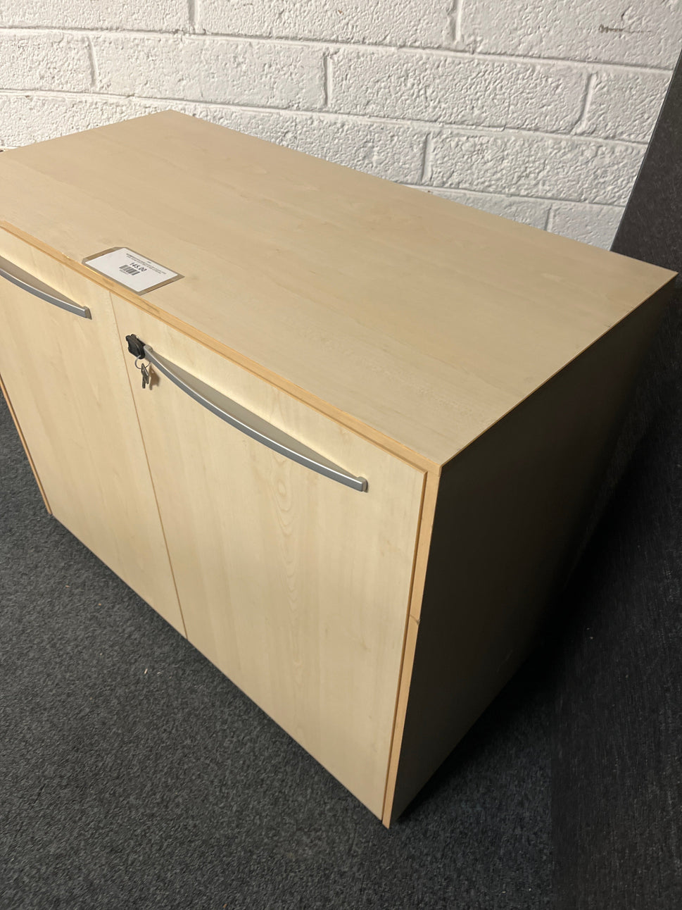 SECONDHAND Beech laminate 2 door storage unit (H 730 x W 930 x D 470 mm)