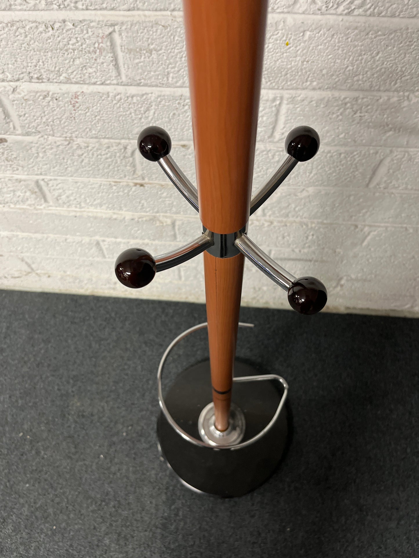 Retro teak  laminate coat stand with chrome detailing  1225