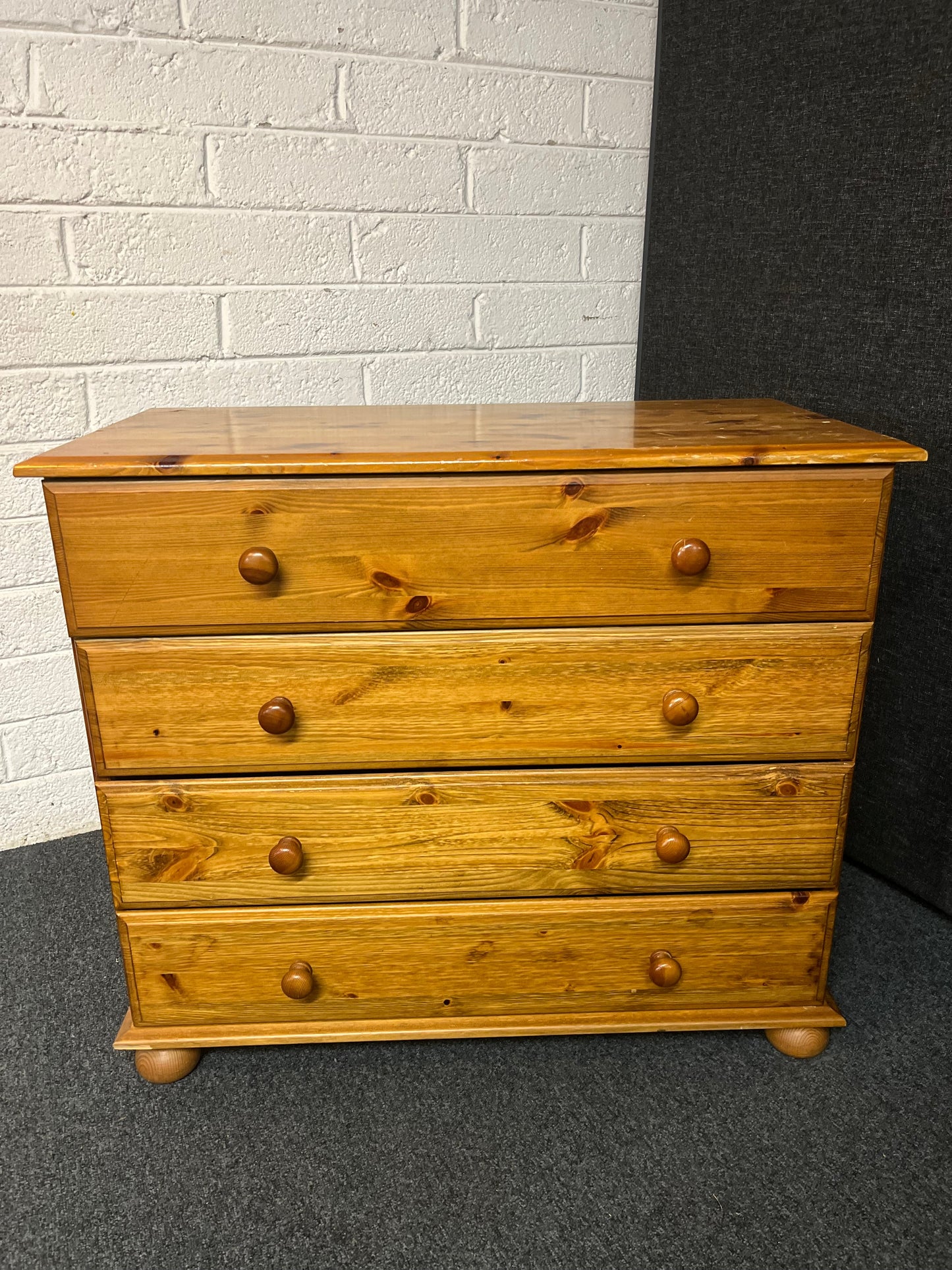 Solid pine 4 drawer chest of drawers (H 78 x W 44 x D 43 cm)  2225